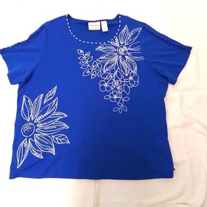 Alfred Dunner short sleeved top with white beads and embroidery 2X